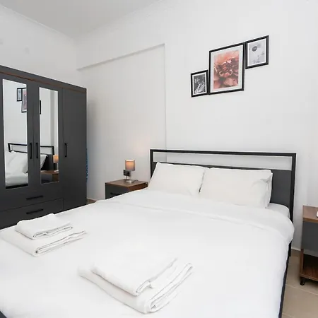 아파트 B Lackstone Homes *